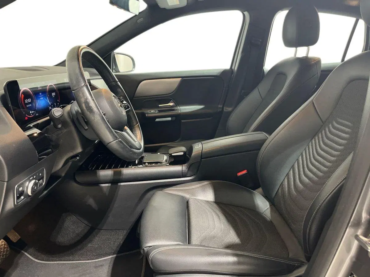 Mercedes-Benz GLA SUV usata a Napoli (10)