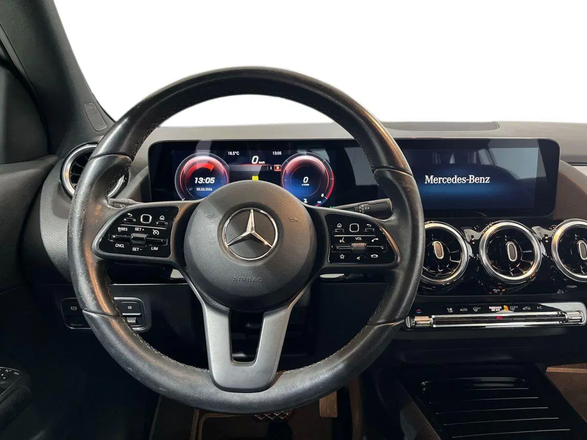 Mercedes-Benz GLA SUV usata a Napoli (11)