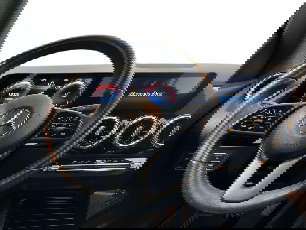 Mercedes-Benz GLA SUV usata a Napoli (11)