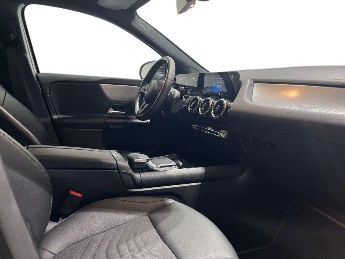 Mercedes-Benz GLA SUV usata a Napoli (15)