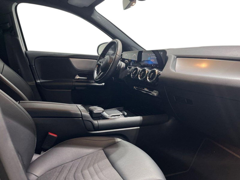 Mercedes-Benz GLA SUV usata a Napoli (15)