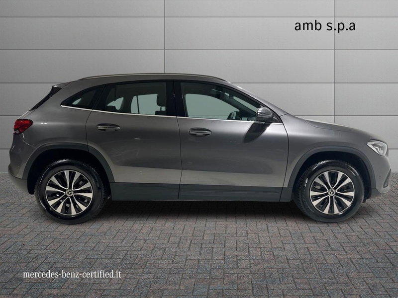 Mercedes-Benz GLA SUV usata a Napoli (5)