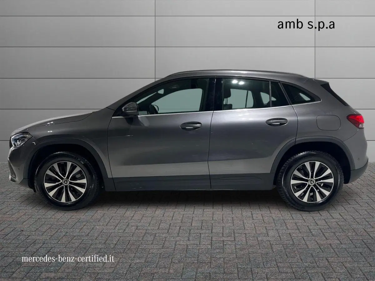 Mercedes-Benz GLA SUV usata a Napoli (6)