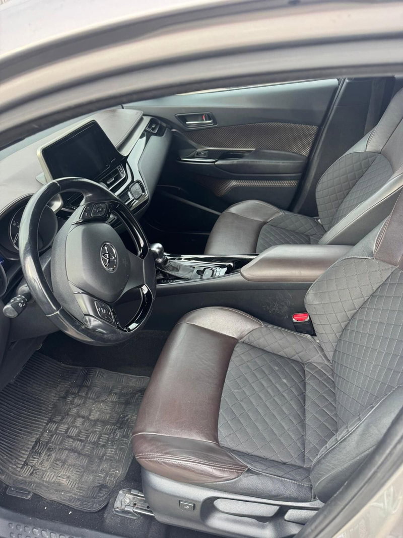 Toyota Toyota C-HR usata a Caserta (11)