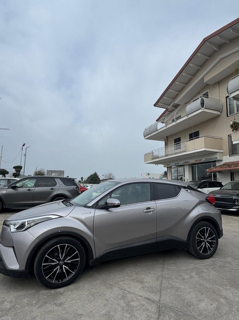 Toyota Toyota C-HR usata a Caserta (3)