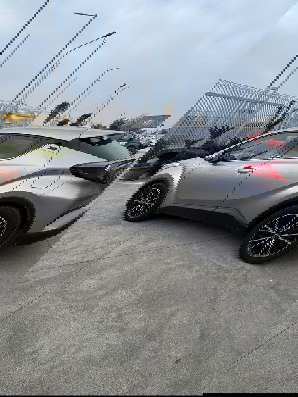 Toyota Toyota C-HR usata a Caserta (4)