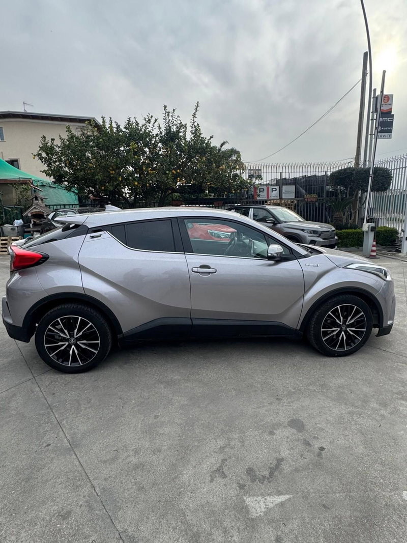 Toyota Toyota C-HR usata a Caserta (7)