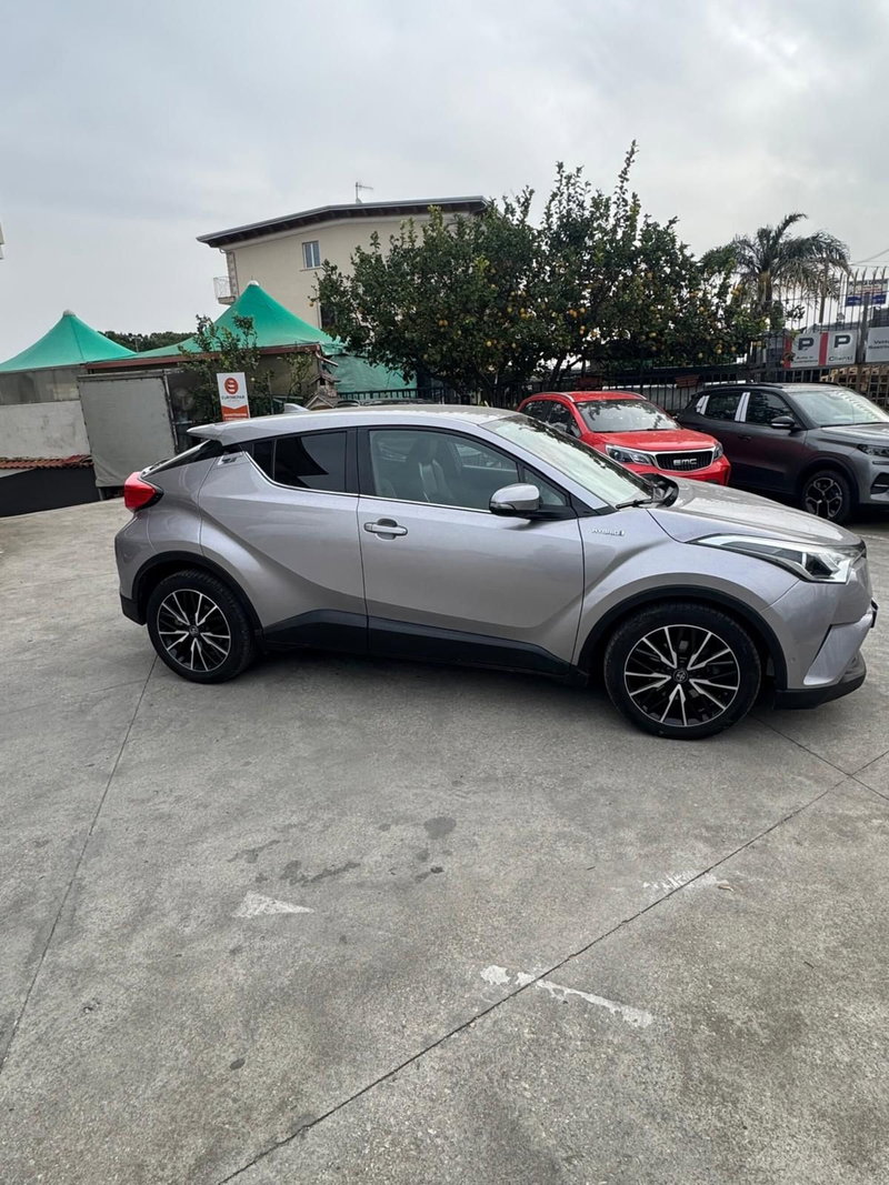 Toyota Toyota C-HR usata a Caserta (8)