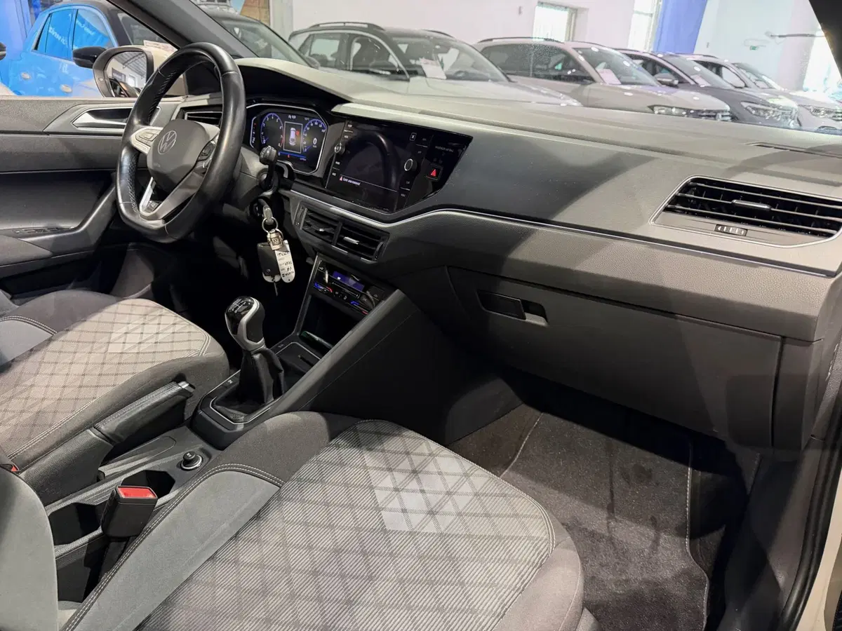 Volkswagen Taigo usata a Genova (11)