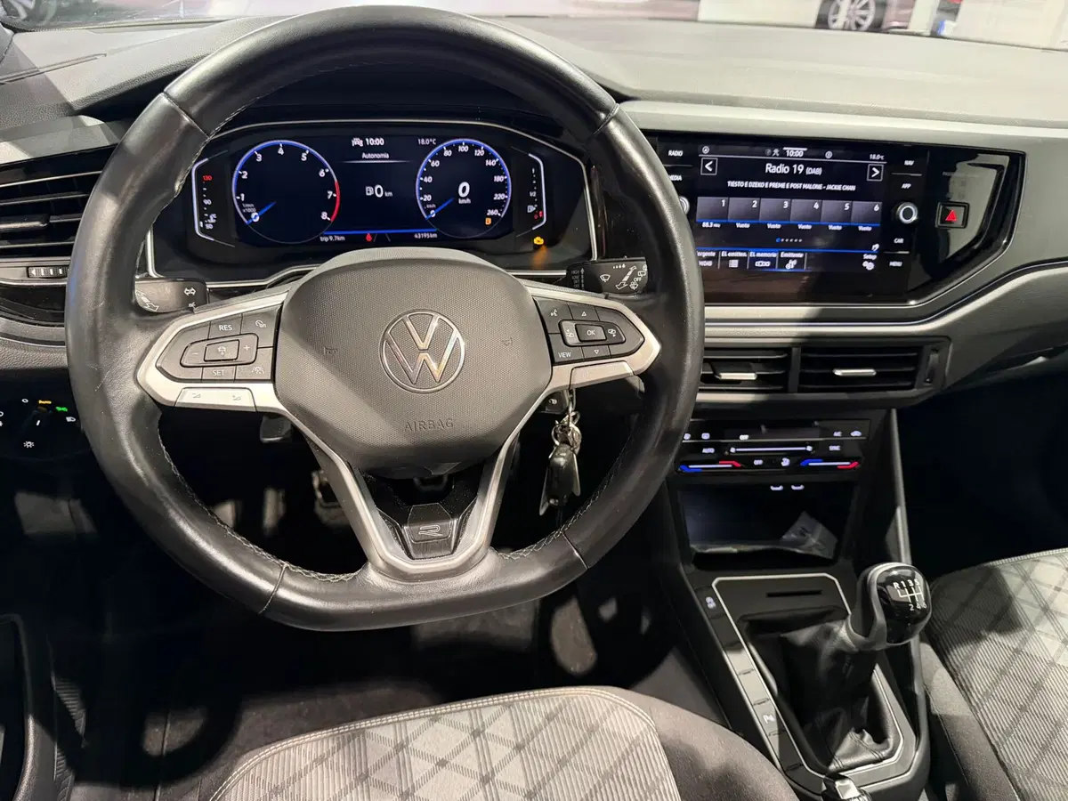 Volkswagen Taigo usata a Genova (12)