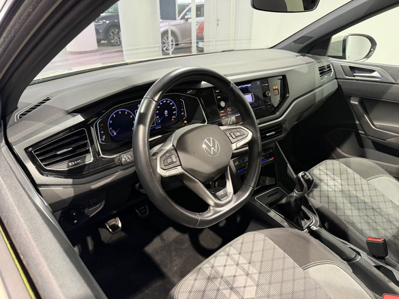 Volkswagen Taigo usata a Genova (8)