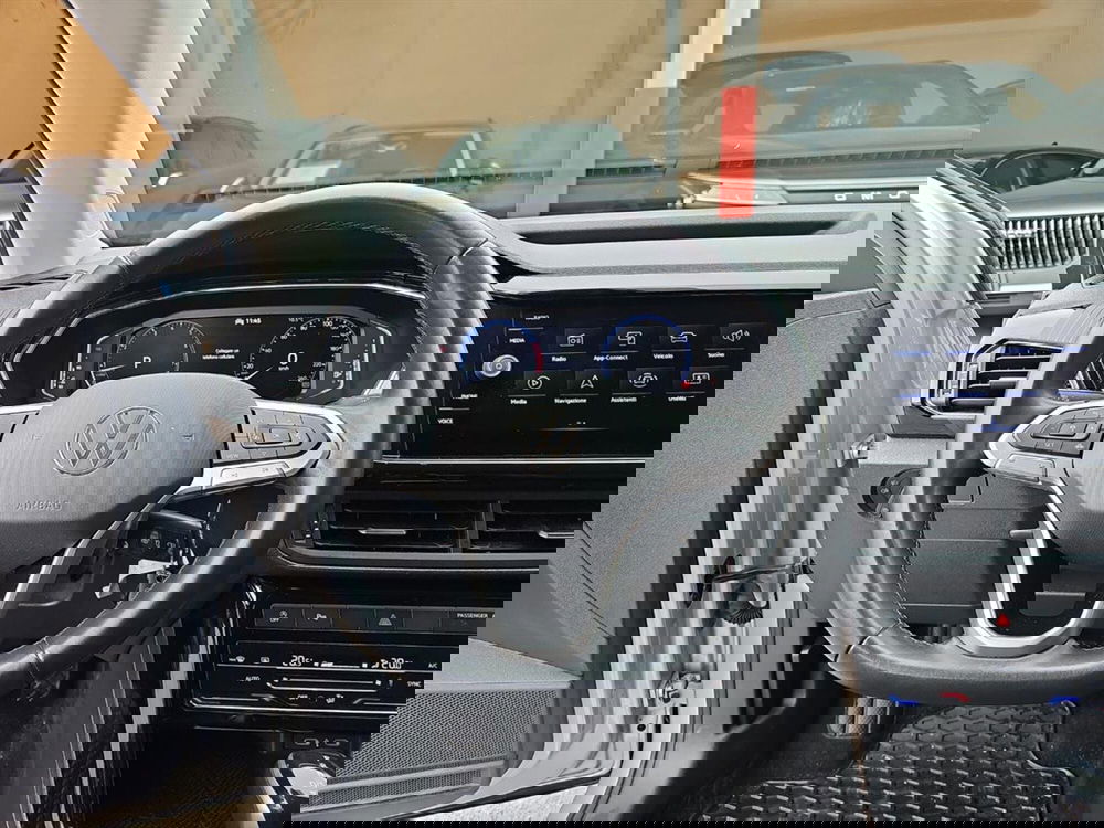 Volkswagen T-Cross usata a Lecco (10)