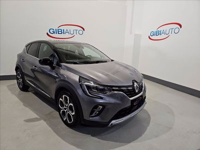 Renault Captur Full Hybrid E-Tech 145 CV Techno del 2022 usata a Palermo