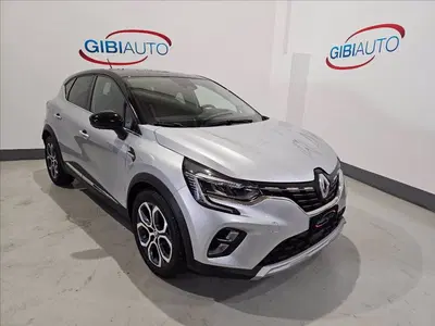 Renault Captur Full Hybrid E-Tech 145 CV Techno del 2023 usata a Palermo