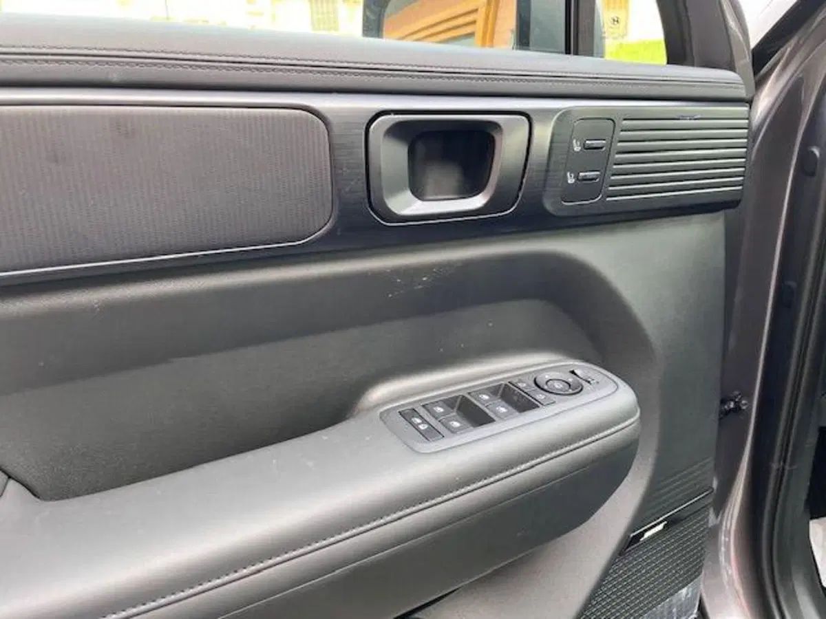 Hyundai Santa Fe nuova a Verbano Cusio Ossola (10)
