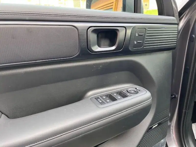 Hyundai Santa Fe nuova a Verbano Cusio Ossola (10)