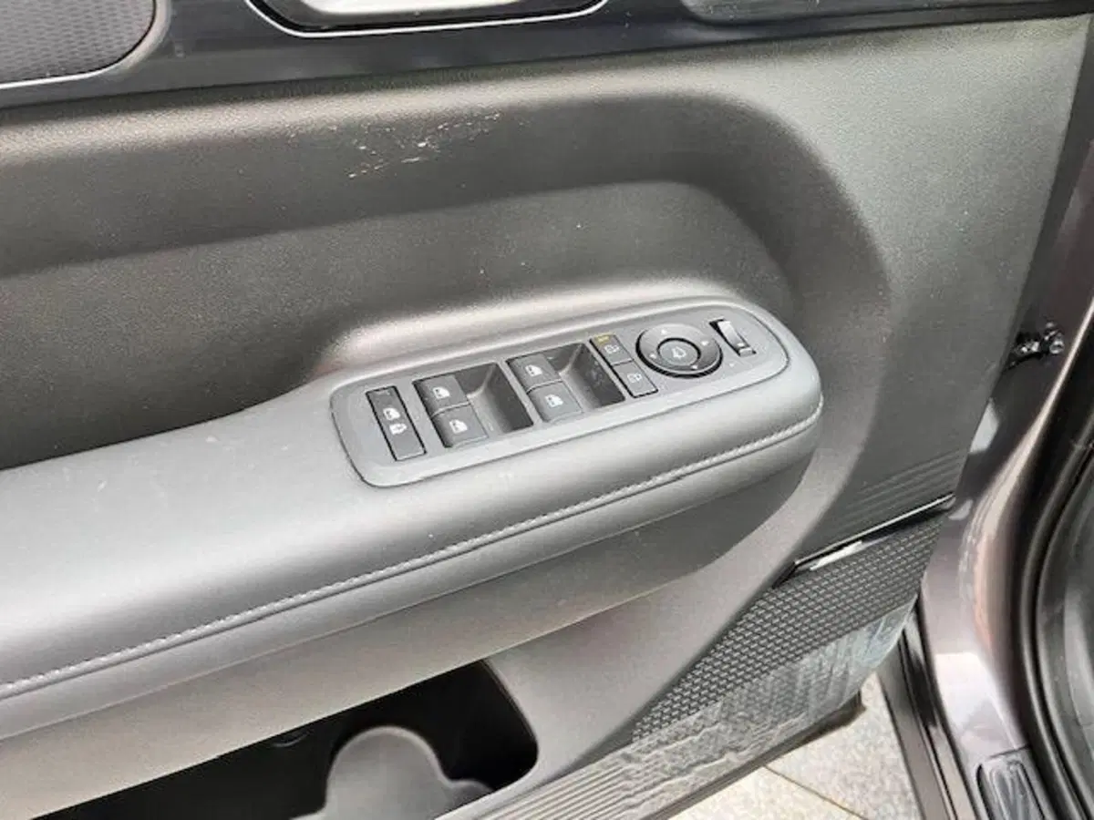 Hyundai Santa Fe nuova a Verbano Cusio Ossola (11)
