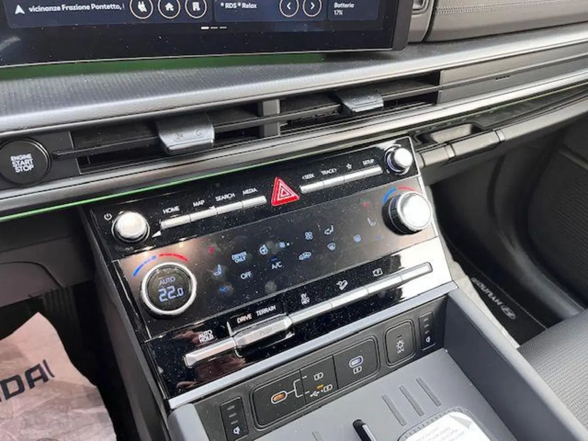 Hyundai Santa Fe nuova a Verbano Cusio Ossola (19)