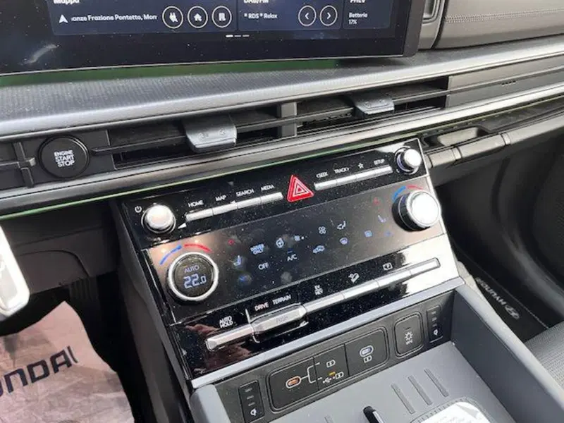 Hyundai Santa Fe nuova a Verbano Cusio Ossola (20)
