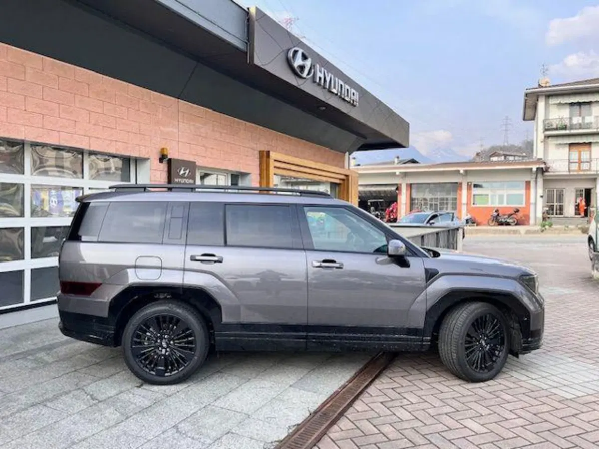 Hyundai Santa Fe nuova a Verbano Cusio Ossola (6)