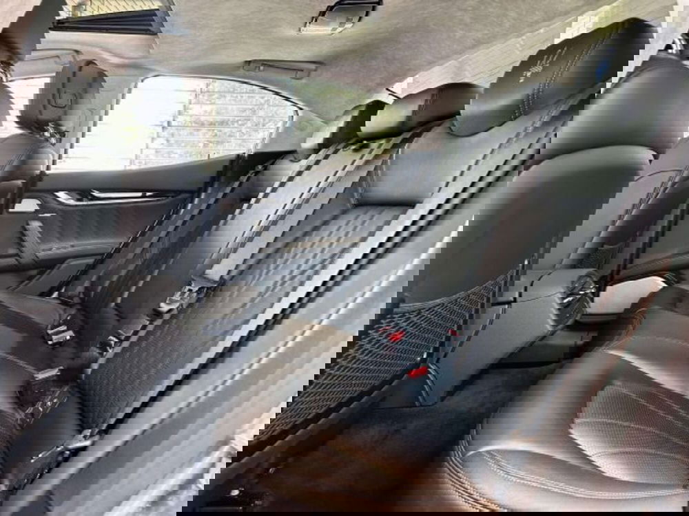 Maserati Ghibli usata a Torino (11)