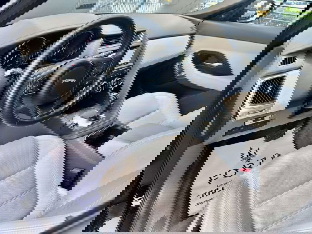 Jaguar E-Pace usata a Torino (11)