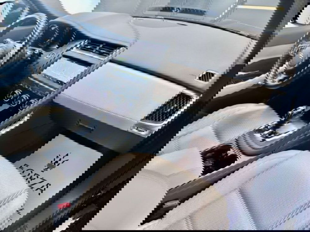 Jaguar E-Pace usata a Torino (14)
