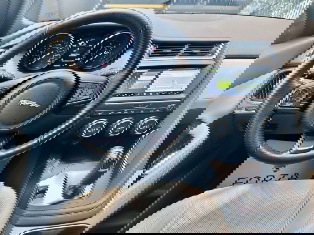 Jaguar E-Pace usata a Torino (9)