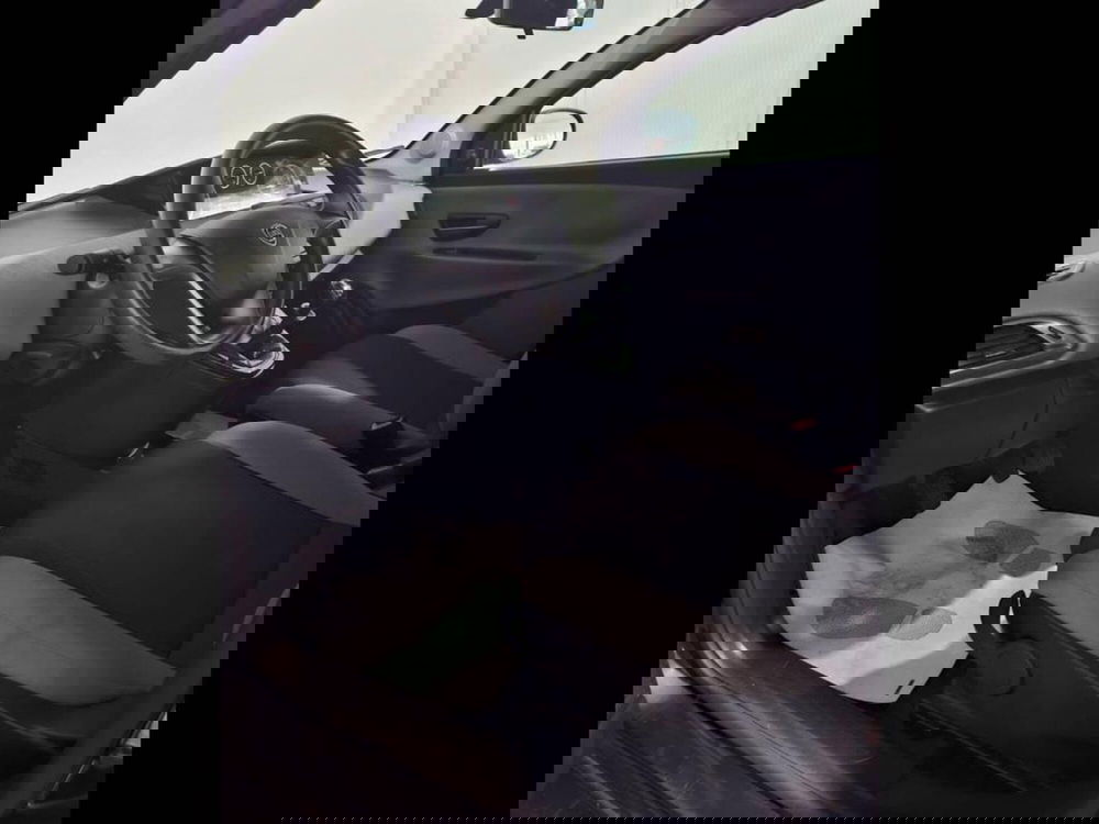 Lancia Ypsilon usata a Torino (12)