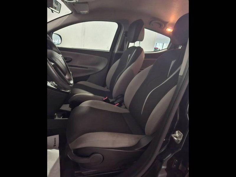 Lancia Ypsilon usata a Torino (14)