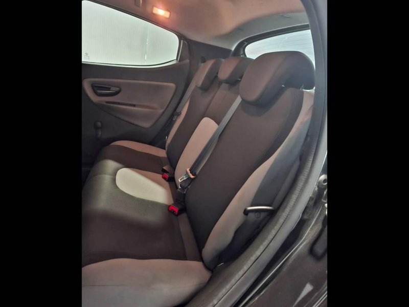 Lancia Ypsilon usata a Torino (15)