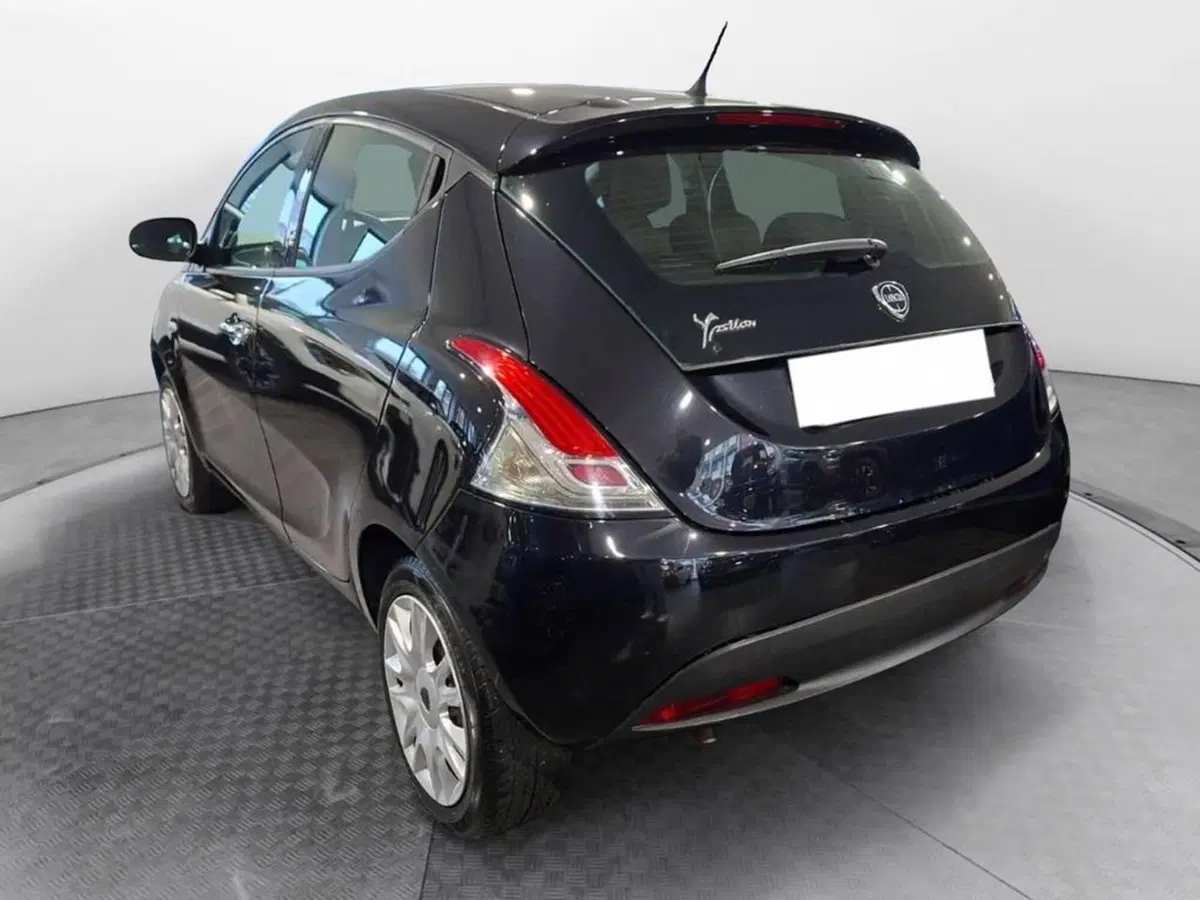 Lancia Ypsilon usata a Torino (6)