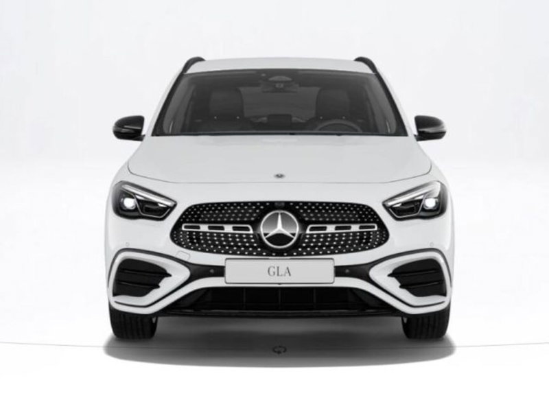 Mercedes-Benz GLA SUV nuova a Verona (3)