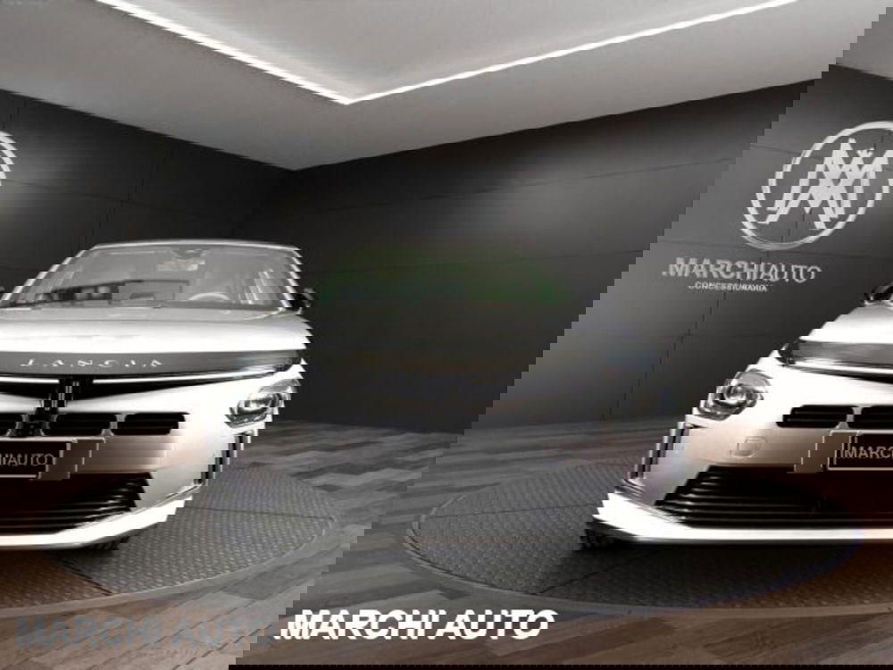 Lancia Ypsilon usata a Perugia (2)