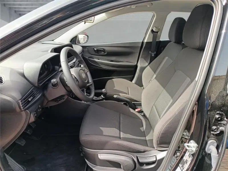 Hyundai i20 nuova a Bari (11)