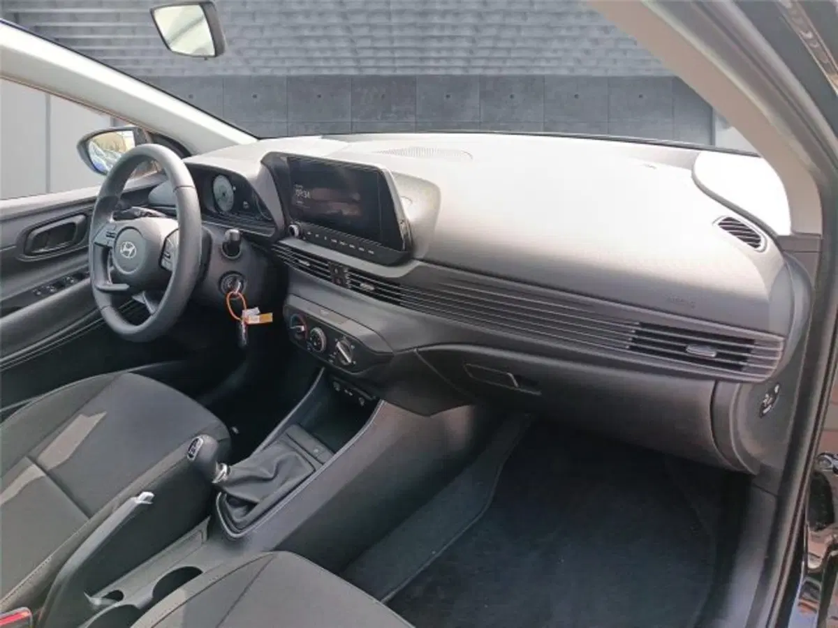 Hyundai i20 nuova a Bari (12)