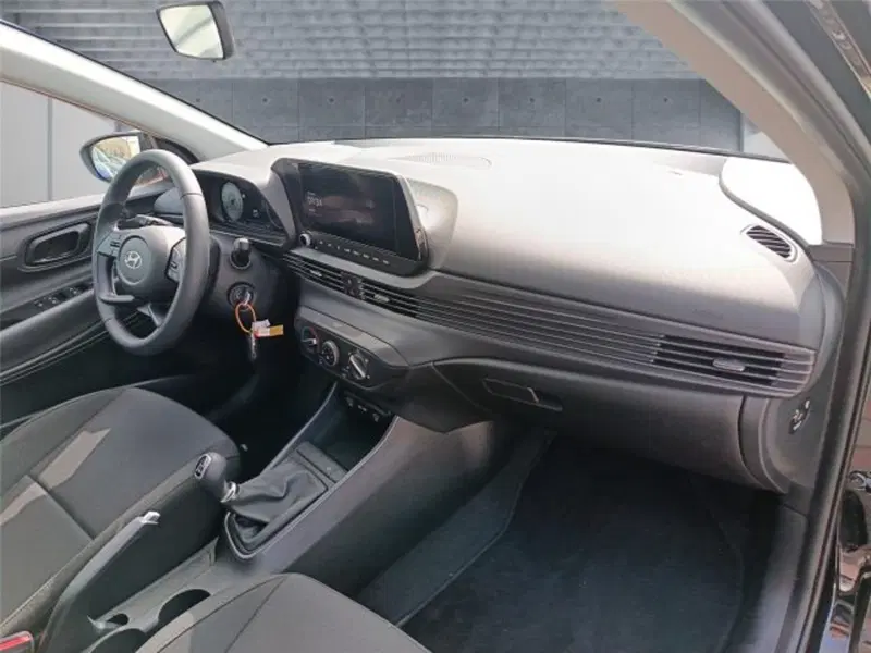 Hyundai i20 nuova a Bari (12)