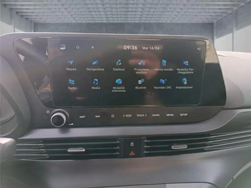 Hyundai i20 nuova a Bari (16)