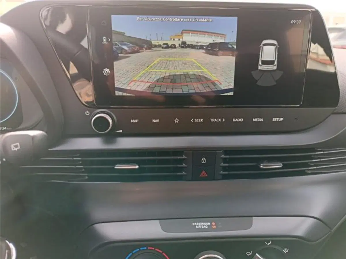 Hyundai i20 nuova a Bari (17)
