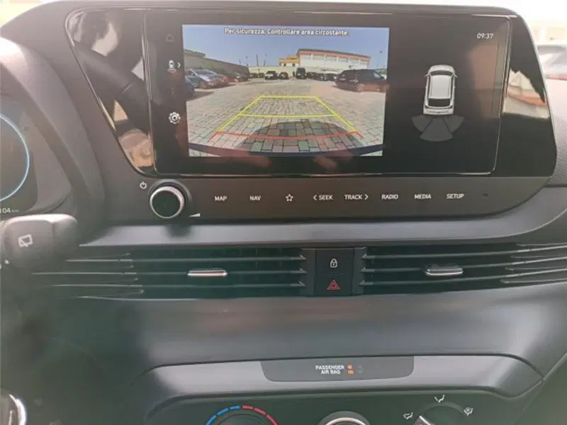 Hyundai i20 nuova a Bari (17)