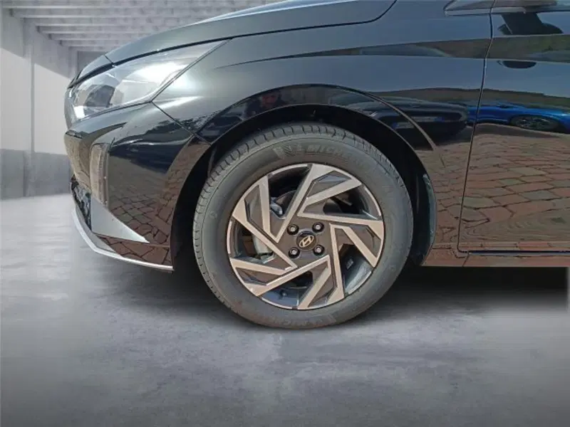 Hyundai i20 nuova a Bari (8)