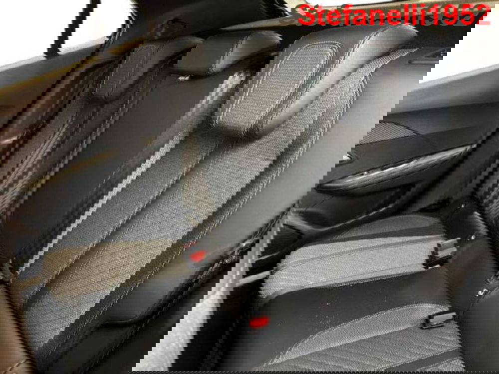 Peugeot 2008 nuova a Bologna (9)