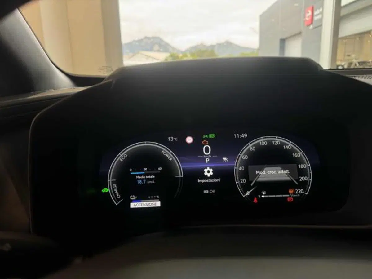Toyota Toyota C-HR usata a Sassari (8)