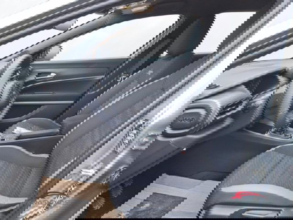 Jeep Avenger nuova a Perugia (10)