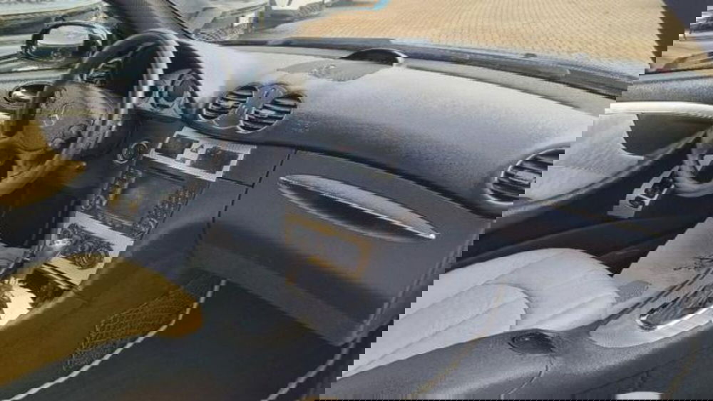 Mercedes-Benz CLK usata a Savona (10)