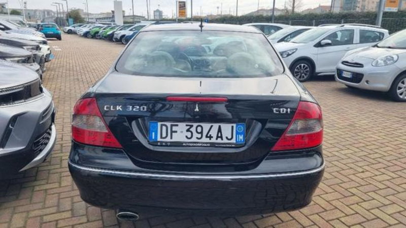 Mercedes-Benz CLK usata a Savona (7)