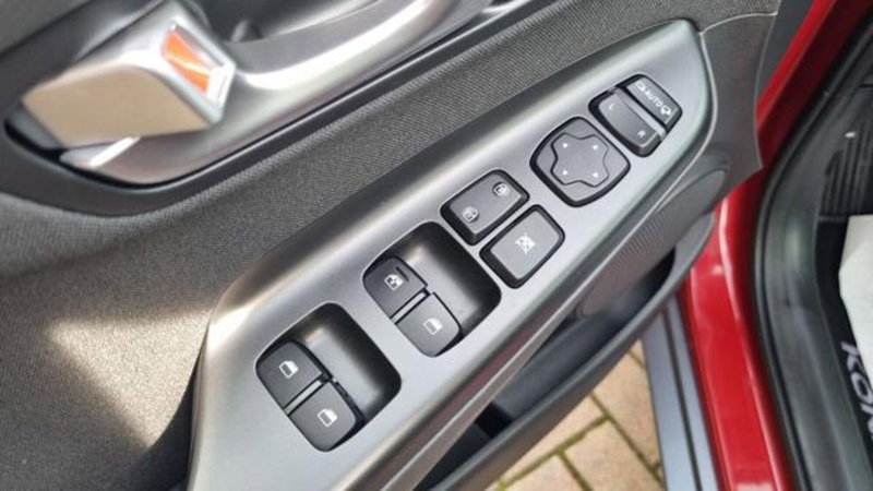 Hyundai Kona usata a Savona (7)