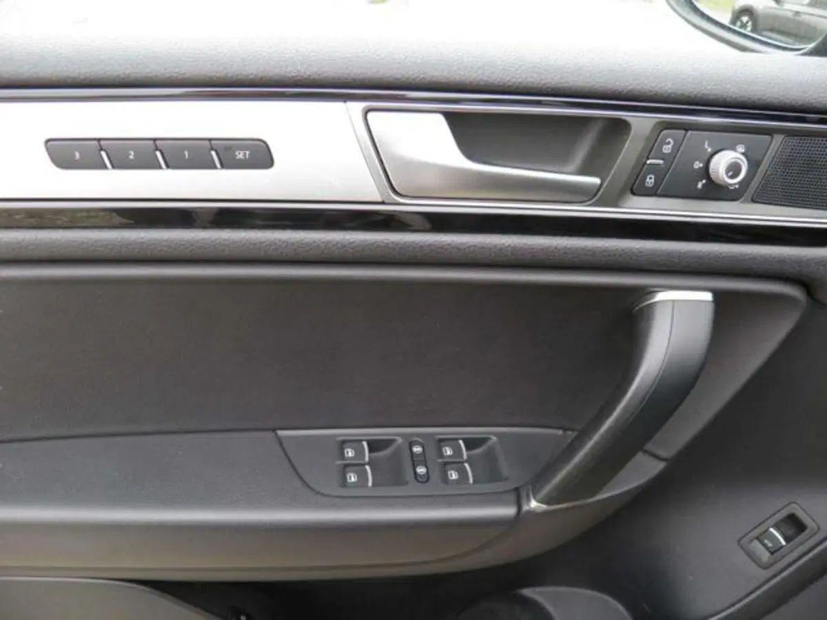 Volkswagen Touareg usata a Firenze (15)