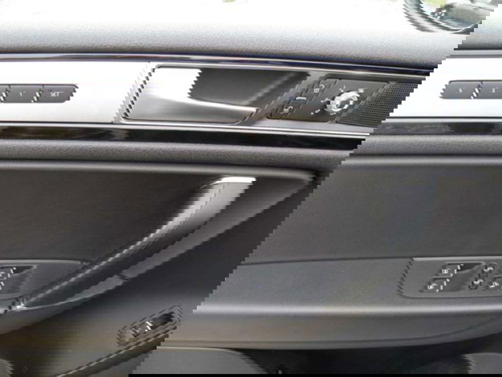 Volkswagen Touareg usata a Firenze (15)