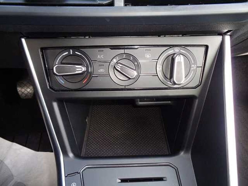 Volkswagen Taigo usata a Treviso (16)